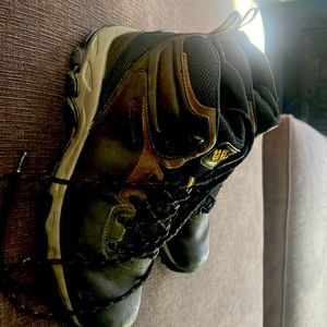 Size 11 Columbia boots